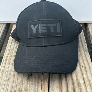 YETI Charcoal Mesh Cap baseball hat adjustable one size
